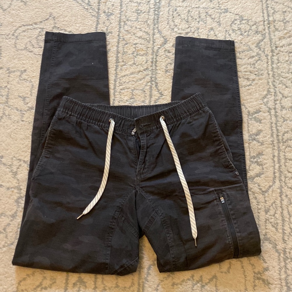 Vuori Rip Stop Pant - Black Camo